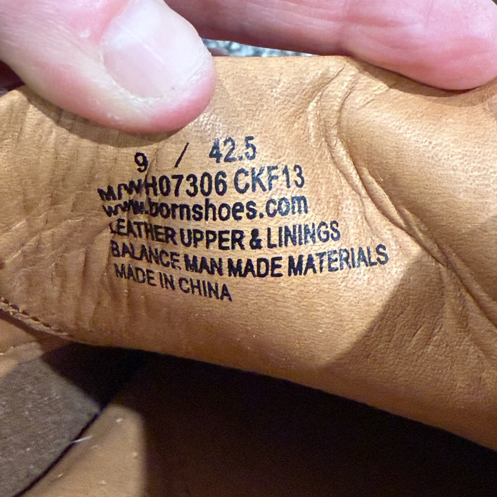 Born men's brown leather dress shoes, size 9 - Picture 12 of 12
